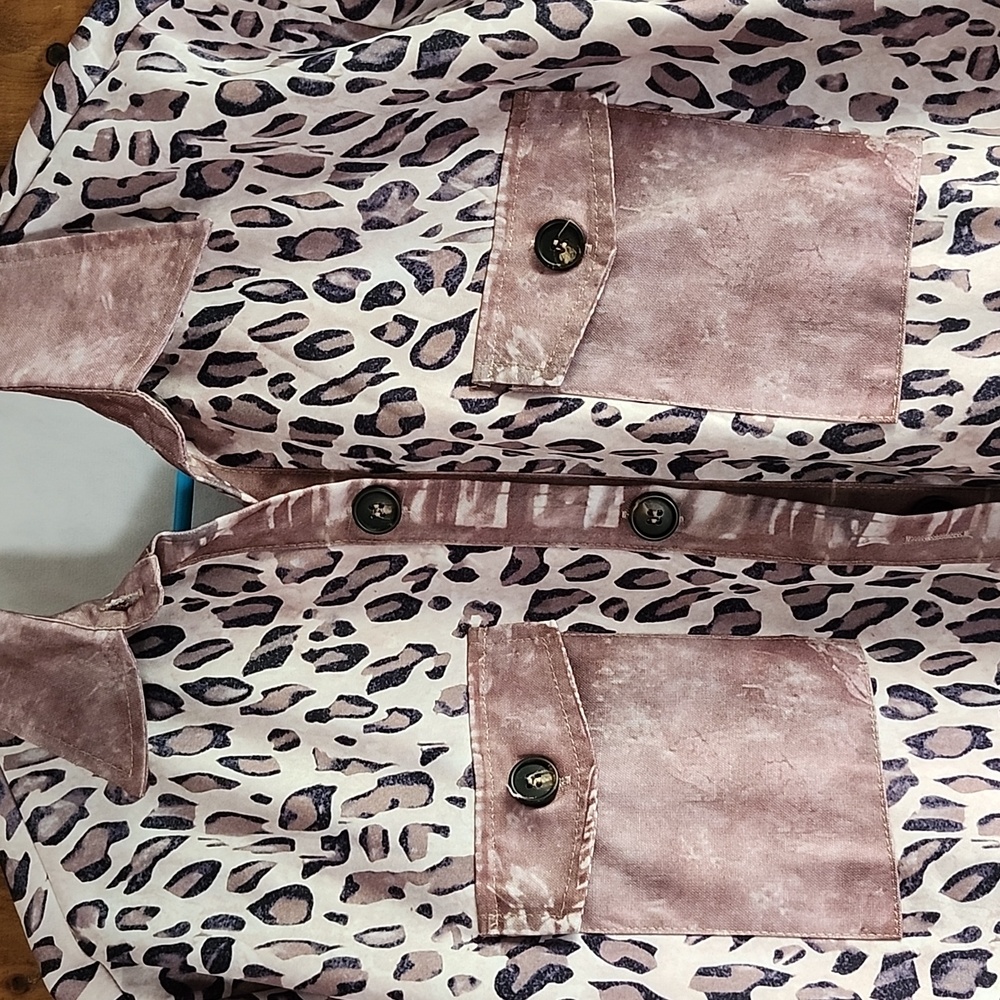 Leopard Shacket size large - Picture 2 of 6